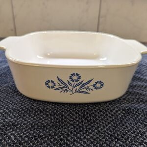 Corning Ware Cornflower 2QT dish A-2-B
